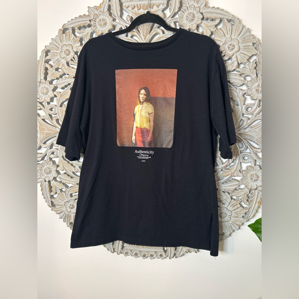 Mango Black Short Sleeve Tee with Red and Yellow Graphic